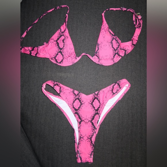 Neon pink snakeskin bikini NWOT - Picture 2 of 5